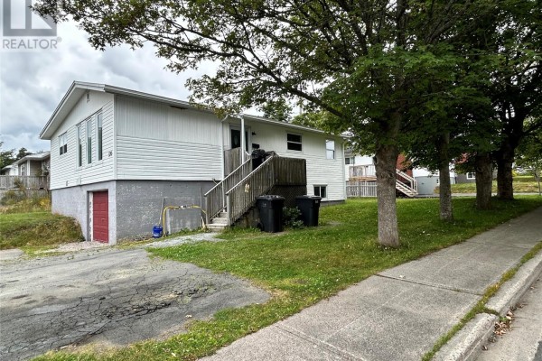 120 Smallwood Drive, Mount Pearl, NL, photo 3