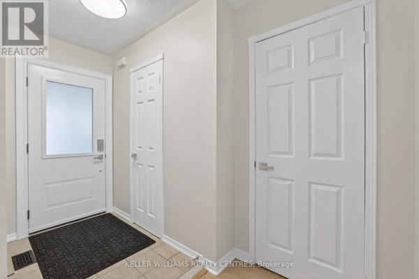 Primary Bedroom - 120 Woodroof Crescent, Aurora, ON L4G7H2 Photo 5