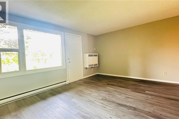 1200 Courtland Avenue E Unit# 9, Kitchener, ON N2C1K7 Photo 5