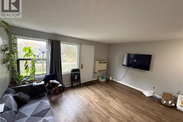 Primary Bedroom - 1200 Courtland Avenue Unit# 6, Kitchener, ON N2C1K7 Photo 5