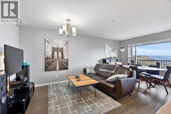 Living room - 1200 Harrison Place Unit# 204, Kamloops, BC V1S1M1 Photo 5