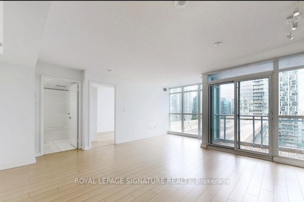 Dining room - 1201 - 10 Capreol Court, Toronto, ON M5V4B3 Photo 3
