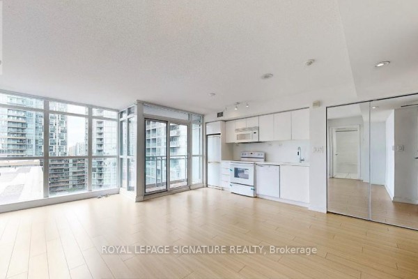 Den - 1201 - 10 Capreol Court, Toronto, ON M5V4B3 Photo 5