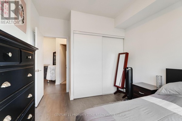 Living room - 1201 - 251 Manitoba Street, Toronto, ON M8Y4G9 Photo 3