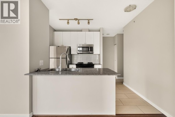 1201 480 Robson Street, Vancouver, BC V6B1S1 Photo 4