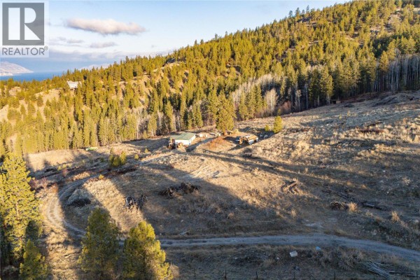 1201 Spiller Road, Penticton, BC V0H1N0 Photo 4
