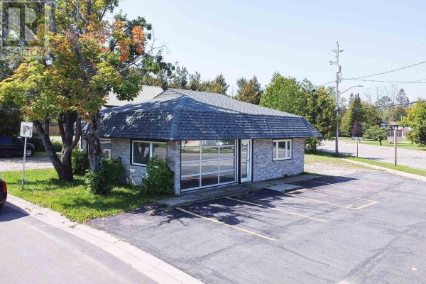 1202 Gore St, Sault Ste  Marie, ON, photo 3