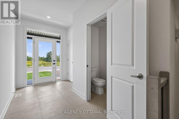 1202 Spoor Street, Ottawa, ON K2K1X7 Photo 3