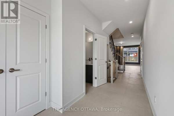 1202 Spoor Street, Ottawa, ON K2K1X7 Photo 4