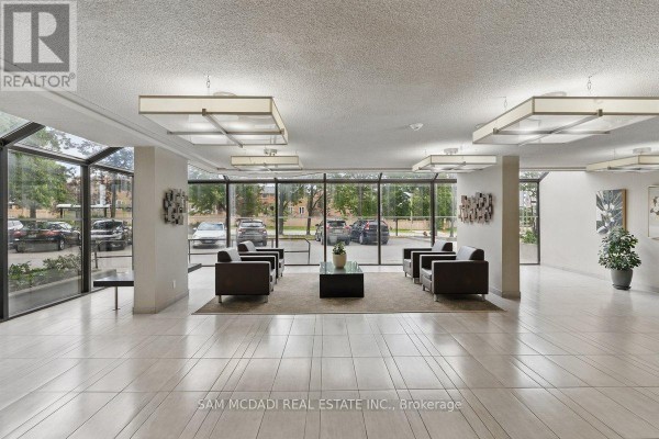 Dining room - 1203 - 200 Robert Speck Parkway, Mississauga, ON L4Z1S3 Photo 3