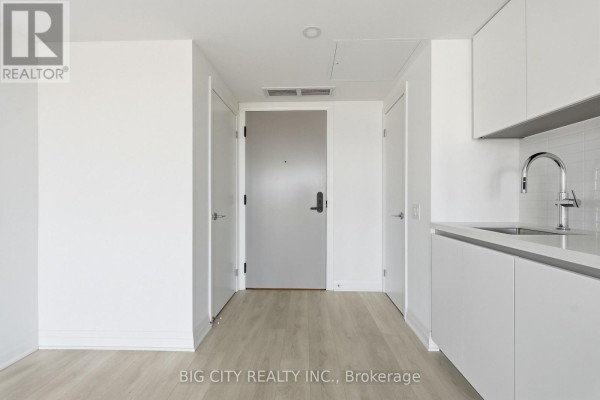 Living room - 1203 - 25 Frederick Todd Way, Toronto, ON M4G0E8 Photo 3