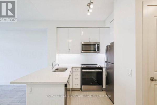 Living room - 1203 - 4955 Yonge Street, Toronto, ON M2N0L8 Photo 2