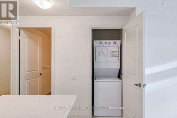 Primary Bedroom - 1203 - 4955 Yonge Street, Toronto, ON M2N0L8 Photo 4