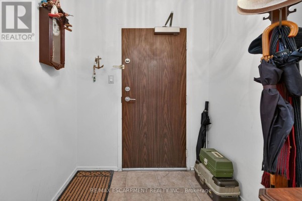 Bedroom 3 - 1203 - 75 Queen Street N, Hamilton, ON L8R3J3 Photo 5