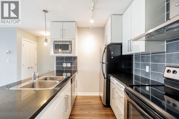 1203 689 Abbott Street, Vancouver, BC V6B0J2 Photo 3