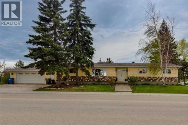 1203 Gough Road, Carstairs, AB, photo 2