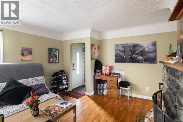 Bedroom - 1203 Pearce Cres, Saanich, BC V8X3S8 Photo 4