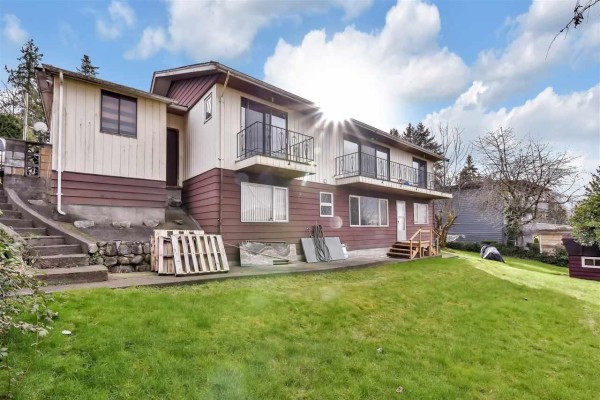 12031 101 Avenue, Surrey, BC V3V2Z2 Photo 2