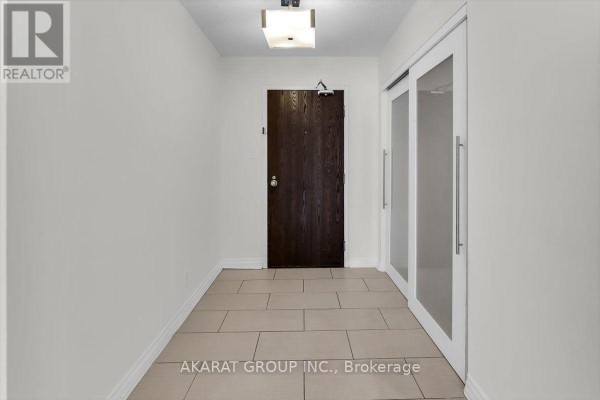 Kitchen - 1204 - 44 Gerrard Street W, Toronto, ON M5G2K2 Photo 4