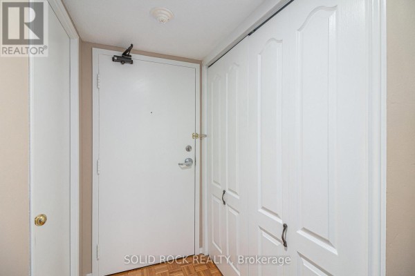 Primary Bedroom - 1204 - 475 Laurier Avenue W, Ottawa, ON K1R7X1 Photo 4