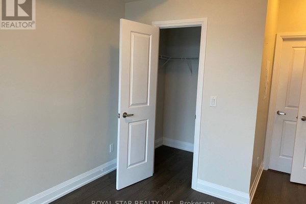 Primary Bedroom - 1204 - 65 Speers Road, Oakville, ON L6K0J1 Photo 4