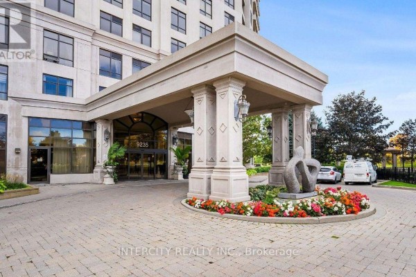 Living room - 1204 - 9235 Jane Street, Vaughan, ON L6A0J8 Photo 2
