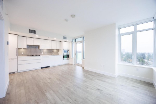 1204 10428 Whalley Boulevard, Surrey, BC V3T0W2 Photo 4