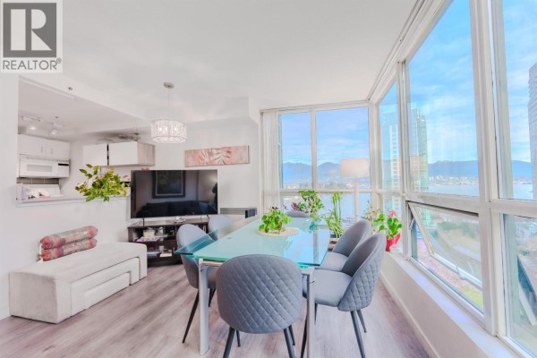 1204 555 Jervis Street, Vancouver, BC V6E4N1 Photo 2