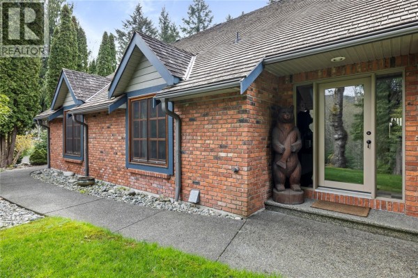 1204 Bazett Rd, Duncan, BC, photo 2