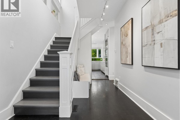 1204 E 14th Avenue, Vancouver, BC V5T2P3 Photo 2