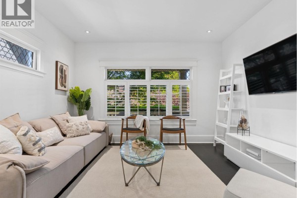1204 E 14th Avenue, Vancouver, BC V5T2P3 Photo 5