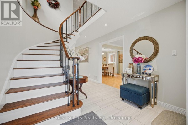 Family room - 1204 Sherwood Mills Boulevard, Mississauga, ON L5V1S7 Photo 5