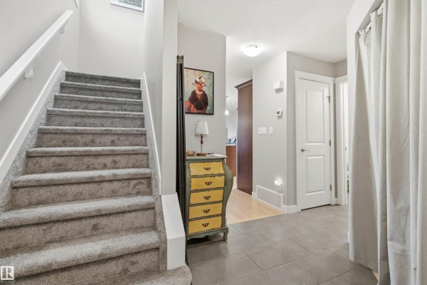 Kitchen - 12041 103 St Nw, Edmonton, AB T5G2J7 Photo 3