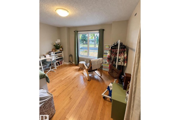 Primary Bedroom - 12041 103 St Nw, Edmonton, AB T5G2J7 Photo 5