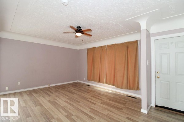 Kitchen - 12041 86 St Nw, Edmonton, AB T5B3K5 Photo 3