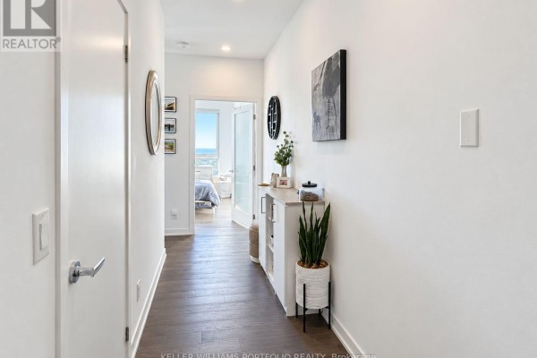 Living room - 1205 - 1830 Bloor Street W, Toronto, ON M6P0A2 Photo 2