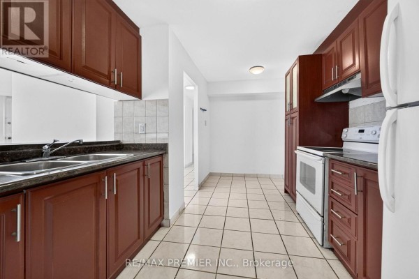 Bathroom - 1205 - 234 Albion Road, Toronto, ON M9W6A5 Photo 4