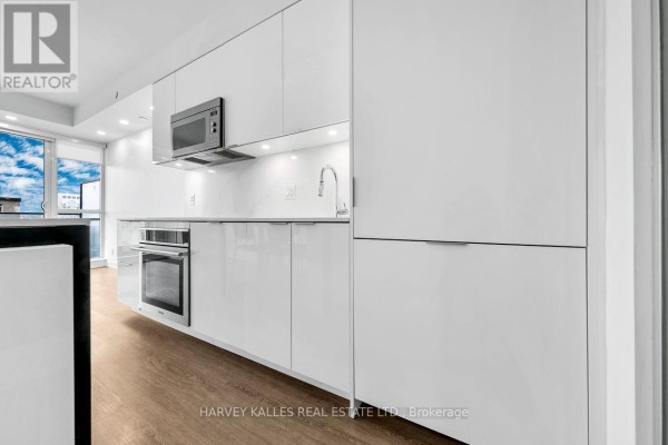 1205 - 609 Avenue Road, Toronto, ON M5R3R9 Photo 4