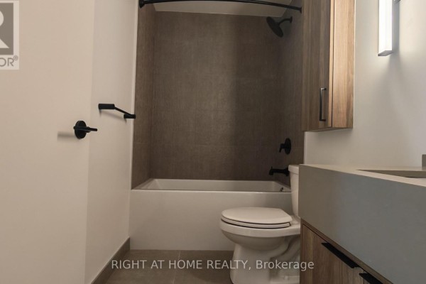 Kitchen - 1205 - 91 Montclair Avenue, Toronto, ON M5P0B1 Photo 5