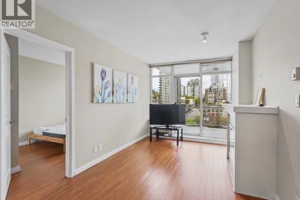 1205 888 Carnarvon Street, New Westminster, BC V3M0C6 Photo 3