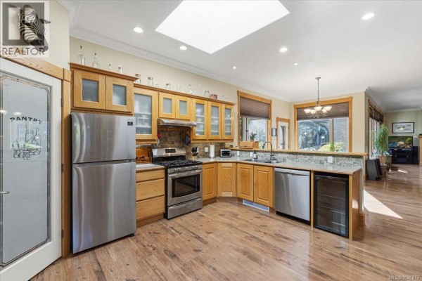 1205 Spider Lake Rd, Qualicum Beach, BC, photo 3