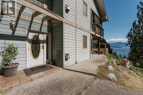 1205 St Andrews Road, Gibsons, BC V0N1V1 Photo 4
