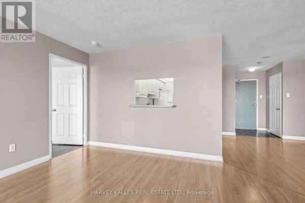 Kitchen - 1206 - 1 Clark Avenue W, Vaughan, ON L4J7Y6 Photo 4