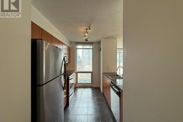 Kitchen - 1206 - 11 Brunel Court, Toronto, ON M5V3Y3 Photo 3
