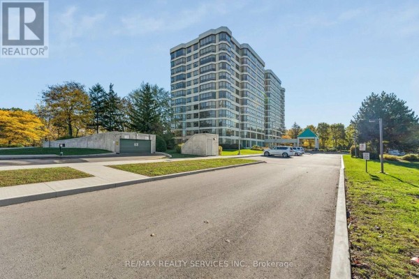 Living room - 1206 - 330 Mill Street S, Brampton, ON L6Y3V3 Photo 2