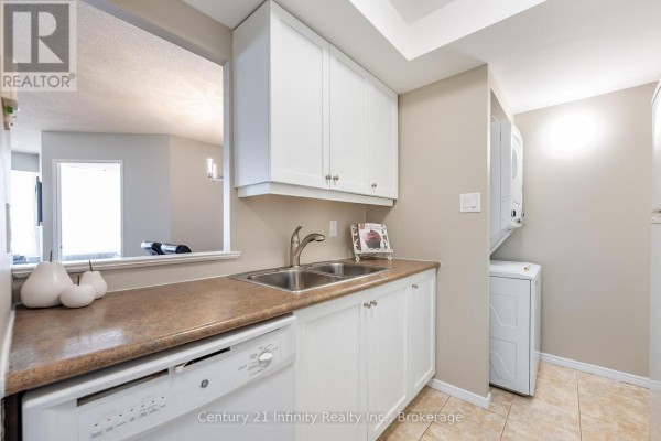 Laundry room - 1206 - 5 Greystone Walk Drive, Toronto, ON M1K5J5 Photo 3