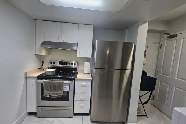 1206 10523 University Drive, Surrey, BC, photo 2