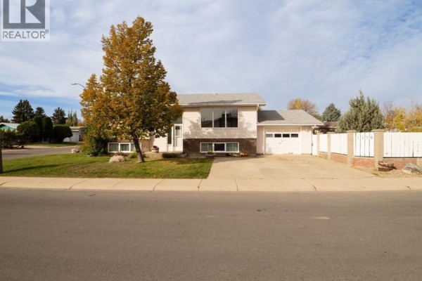 1206 27th Street N, Lethbridge