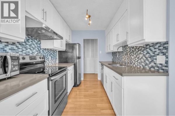 1206 4160 Sardis Street, Burnaby, BC V5H1K2 Photo 2