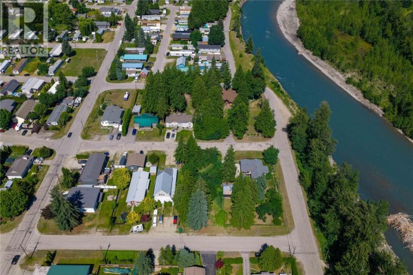 1206 Carlson Street, Revelstoke, BC V0E2S0 Photo 4